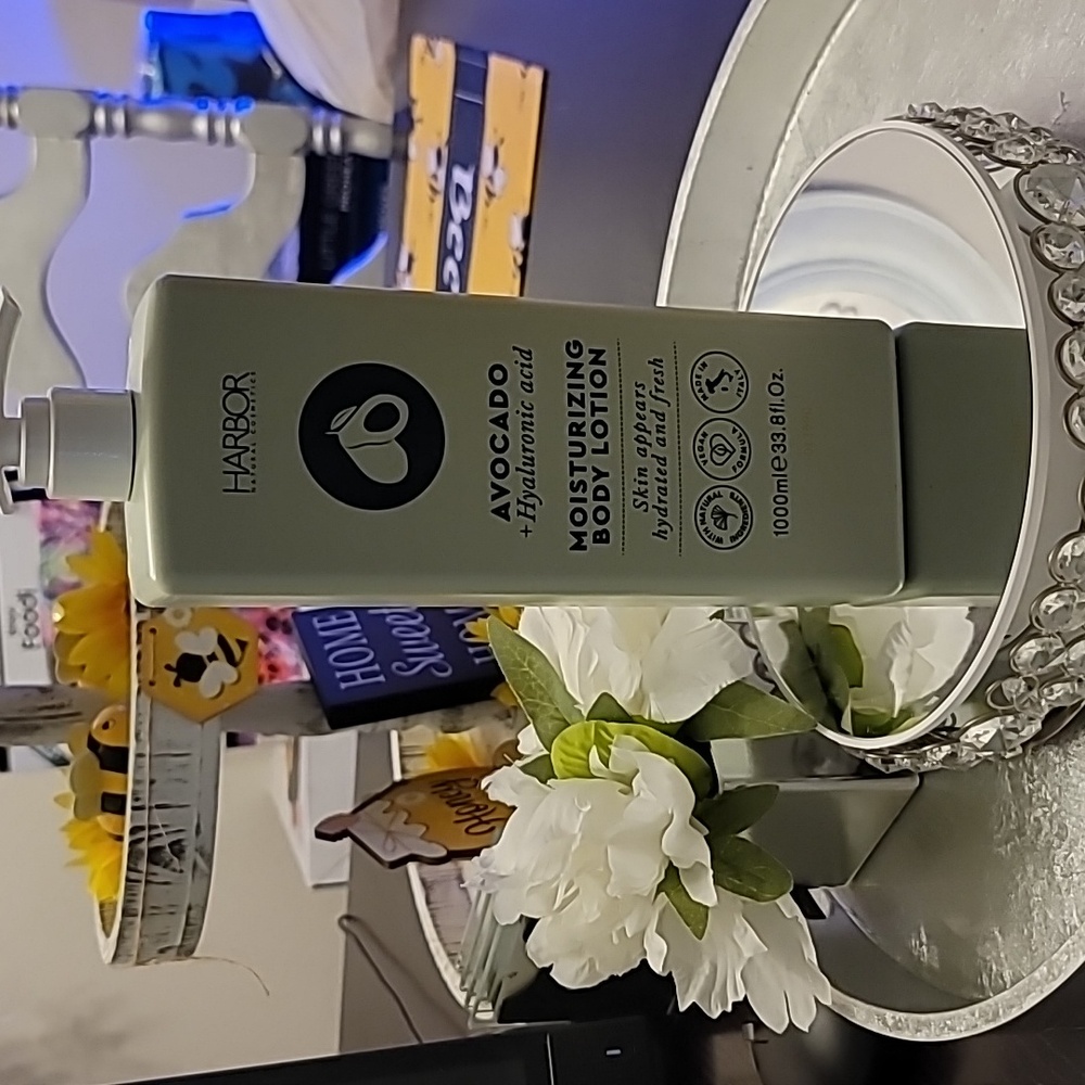 🥑Harbor Natural Cosmetics Avocado w/Hyaluronic Acid Moisturizing Body Lotion.🥑